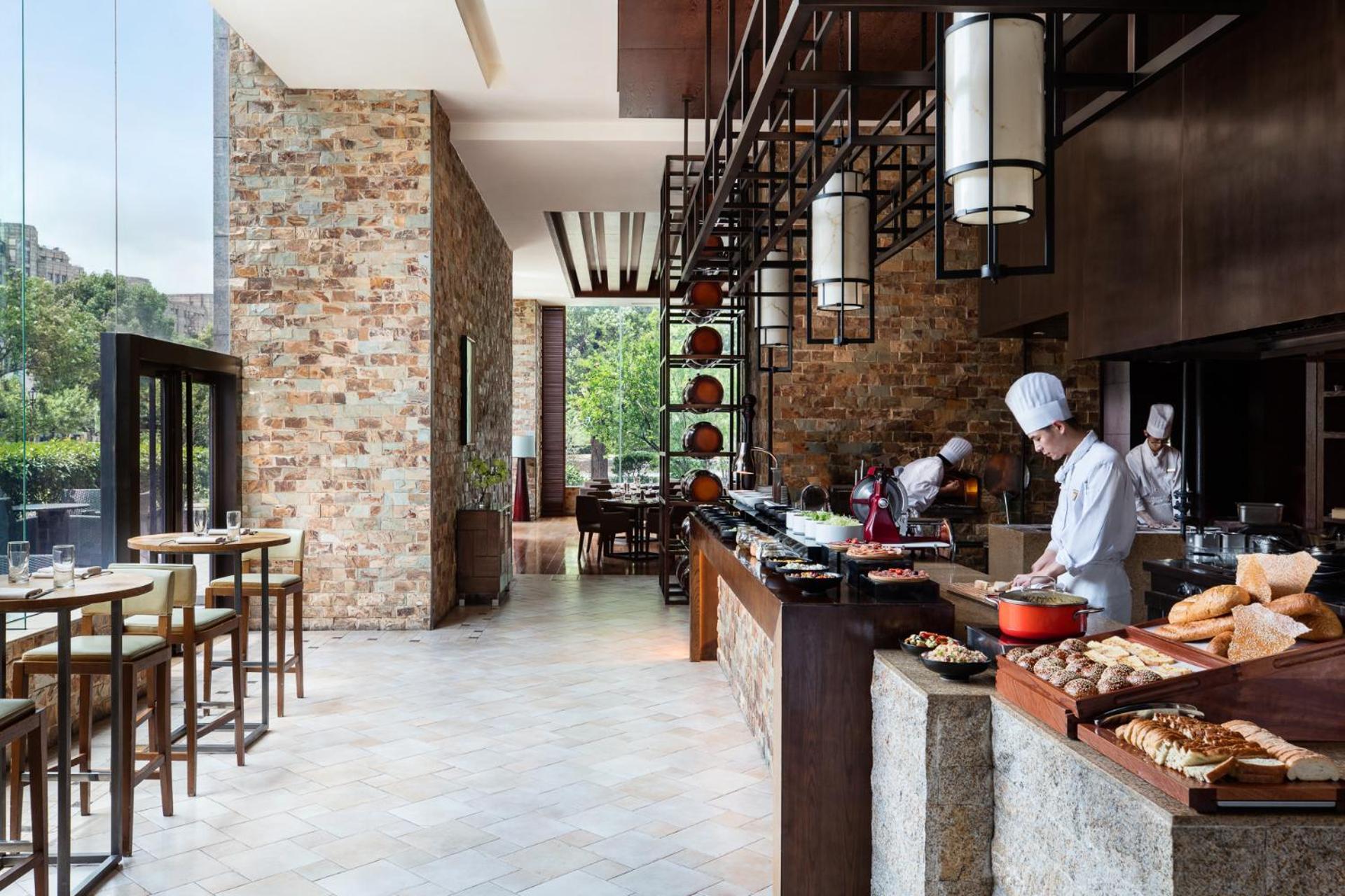 Shanghai Marriott Hotel Pudong East - Only A 30 Minute Drive From Disney Dış mekan fotoğraf