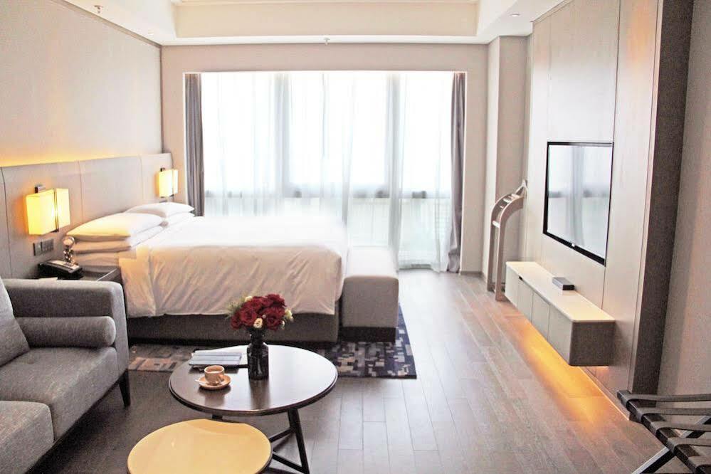 Shanghai Marriott Hotel Pudong East - Only A 30 Minute Drive From Disney Dış mekan fotoğraf